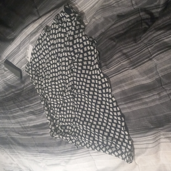 Meet your Posher, Lisa - Picture 2 of 2